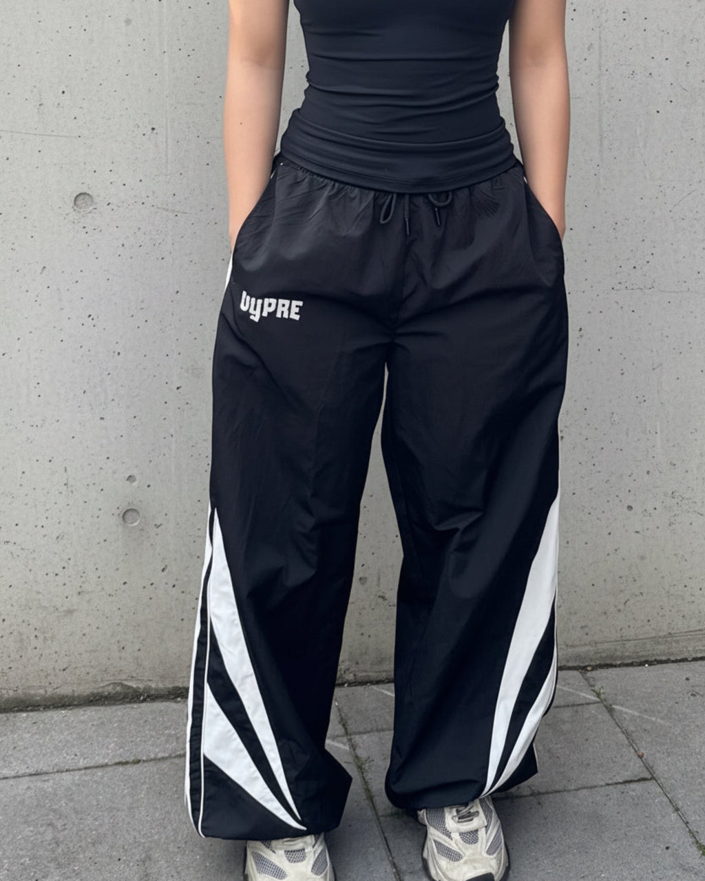 Apex Wide-Leg Jogger